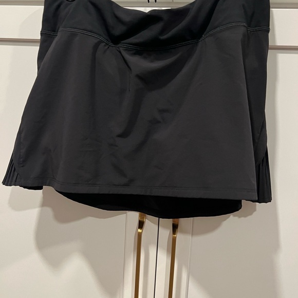 Lululemon size 6 pleated skirt black - Picture 4 of 11